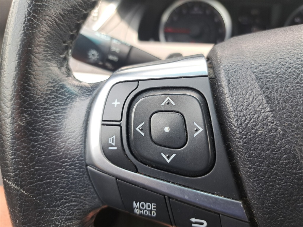 Vehicle image 12 of 23