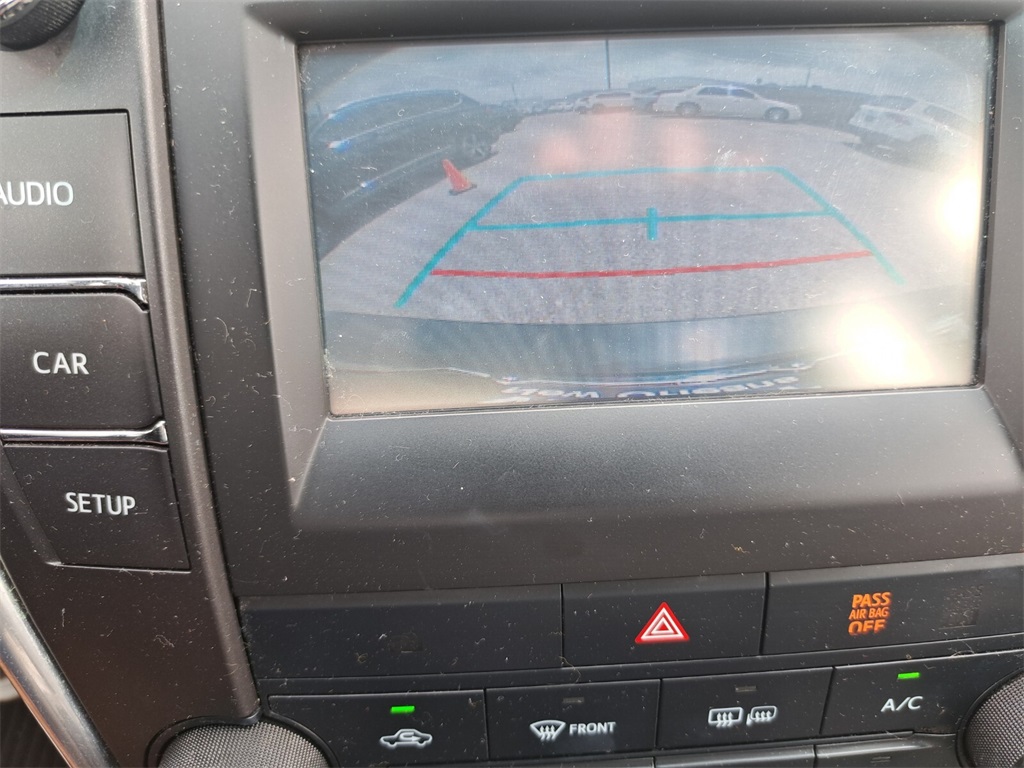 Vehicle image 9 of 23