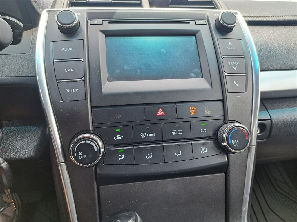 Vehicle image 14 of 23