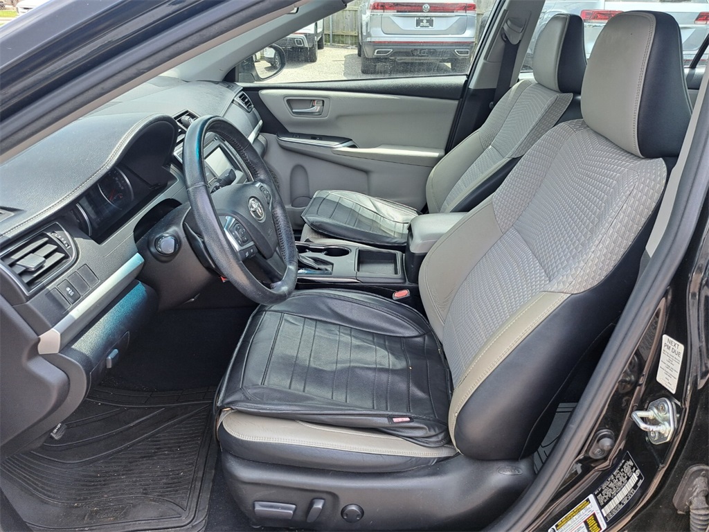 Vehicle image 15 of 23