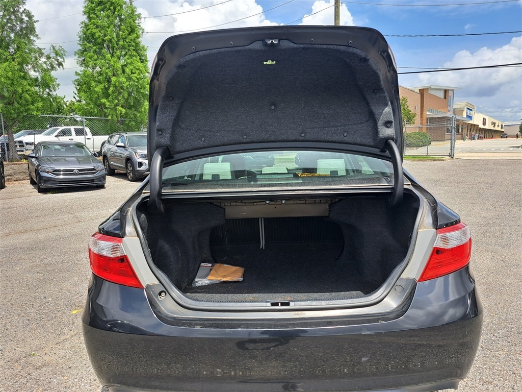 Vehicle image 19 of 23