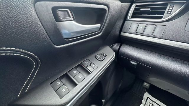 Vehicle image 12 of 34