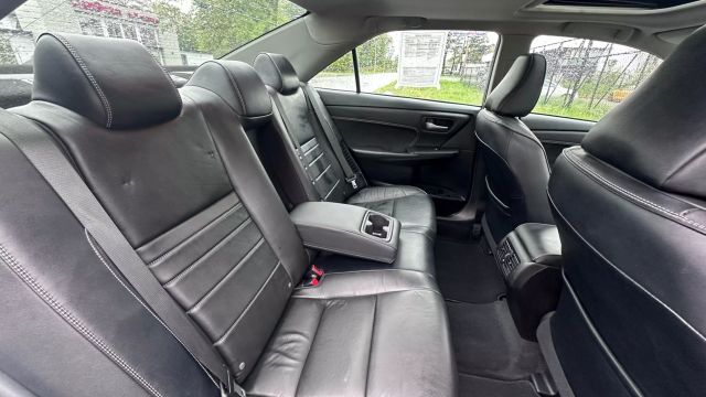 Vehicle image 29 of 34