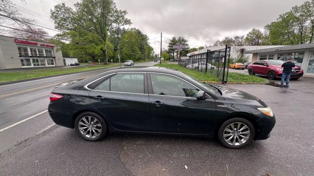 Vehicle image 3 of 34