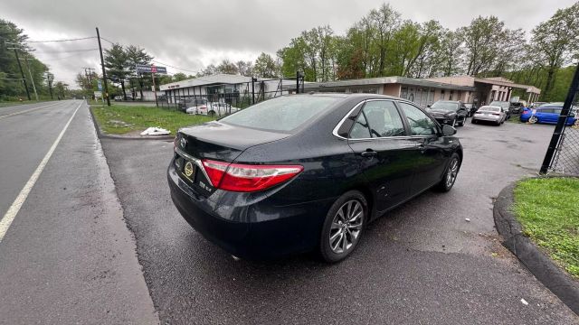 Vehicle image 5 of 34
