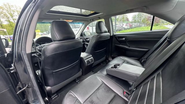 Vehicle image 22 of 34