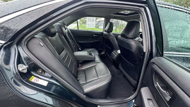 Vehicle image 26 of 34