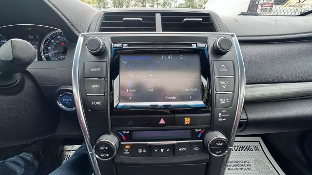 Vehicle image 13 of 34