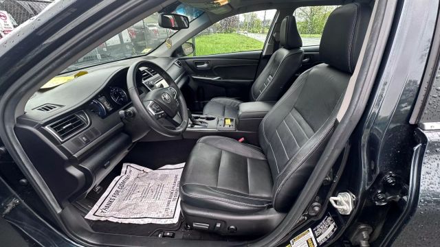 Vehicle image 17 of 34