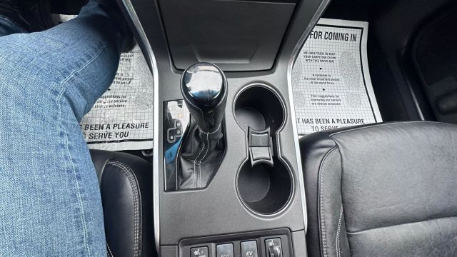 Vehicle image 15 of 34
