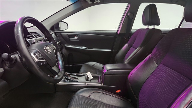 Vehicle image 18 of 26
