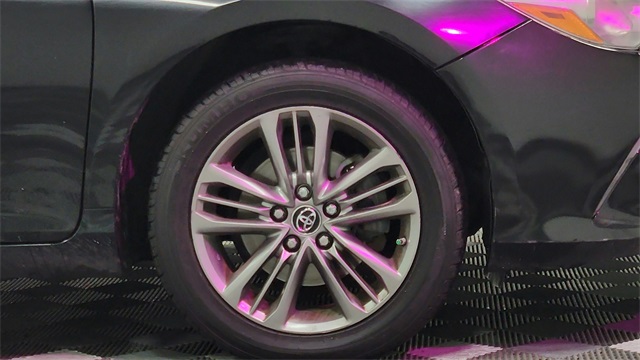 Vehicle image 24 of 26