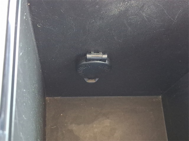 Vehicle image 24 of 31