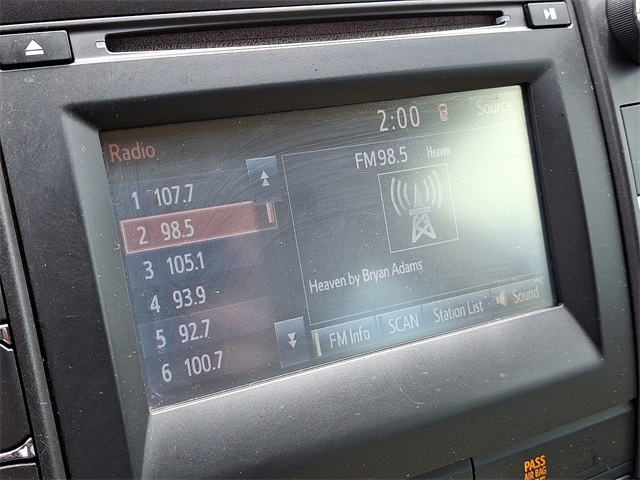 Vehicle image 10 of 31