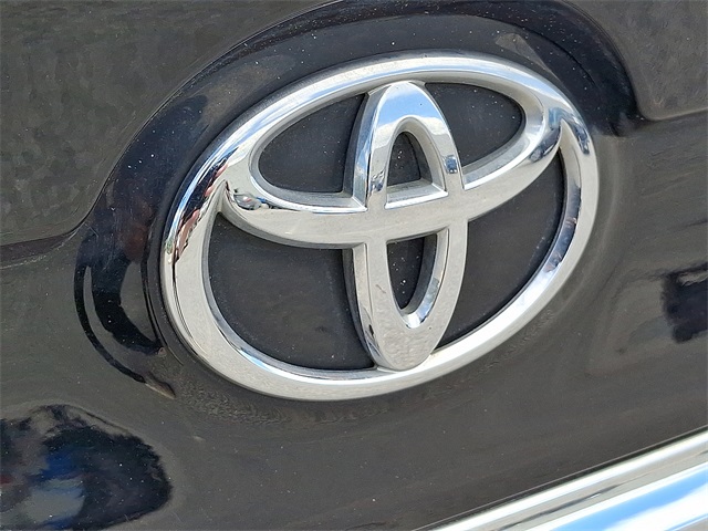 Vehicle image 29 of 31
