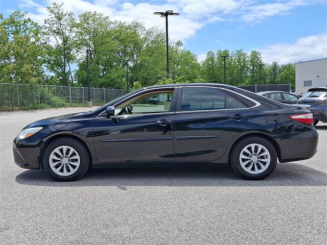 Vehicle image 8 of 31