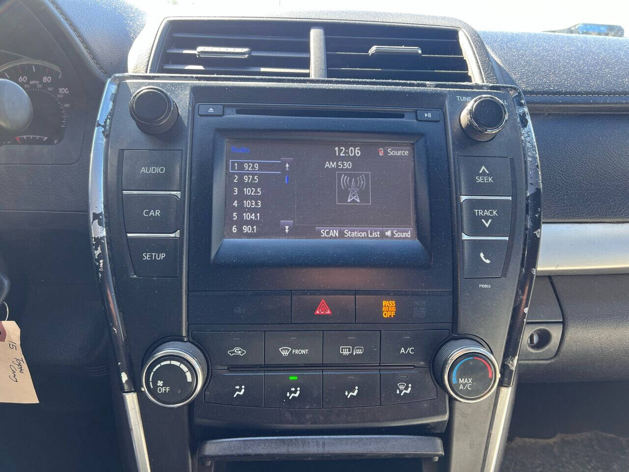 Vehicle image 23 of 25