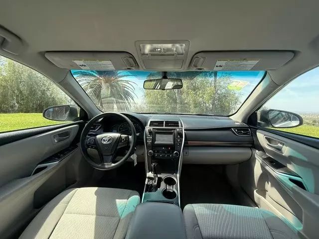 Vehicle image 16 of 31