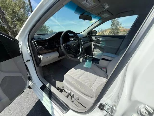 Vehicle image 10 of 31