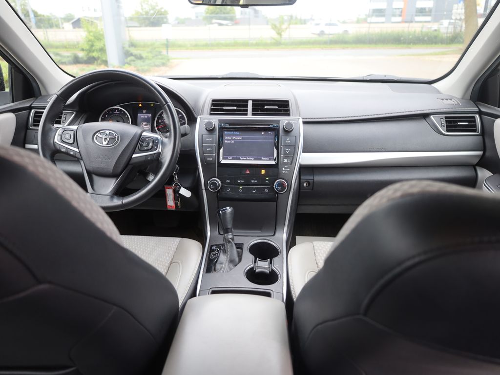 Vehicle image 18 of 35