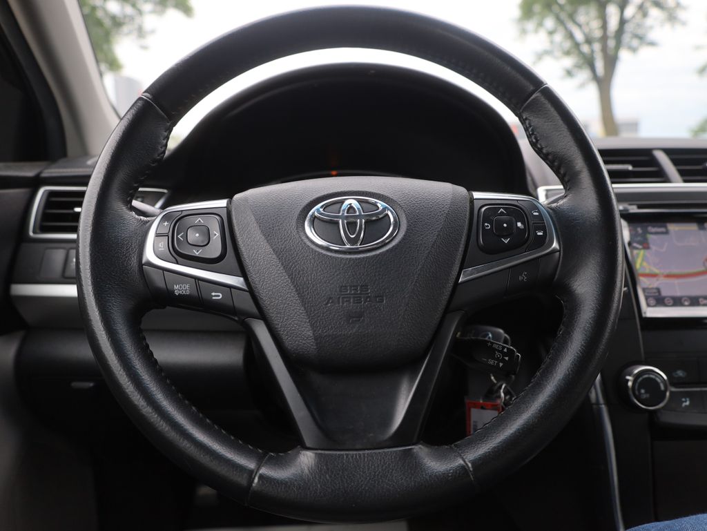 Vehicle image 28 of 35