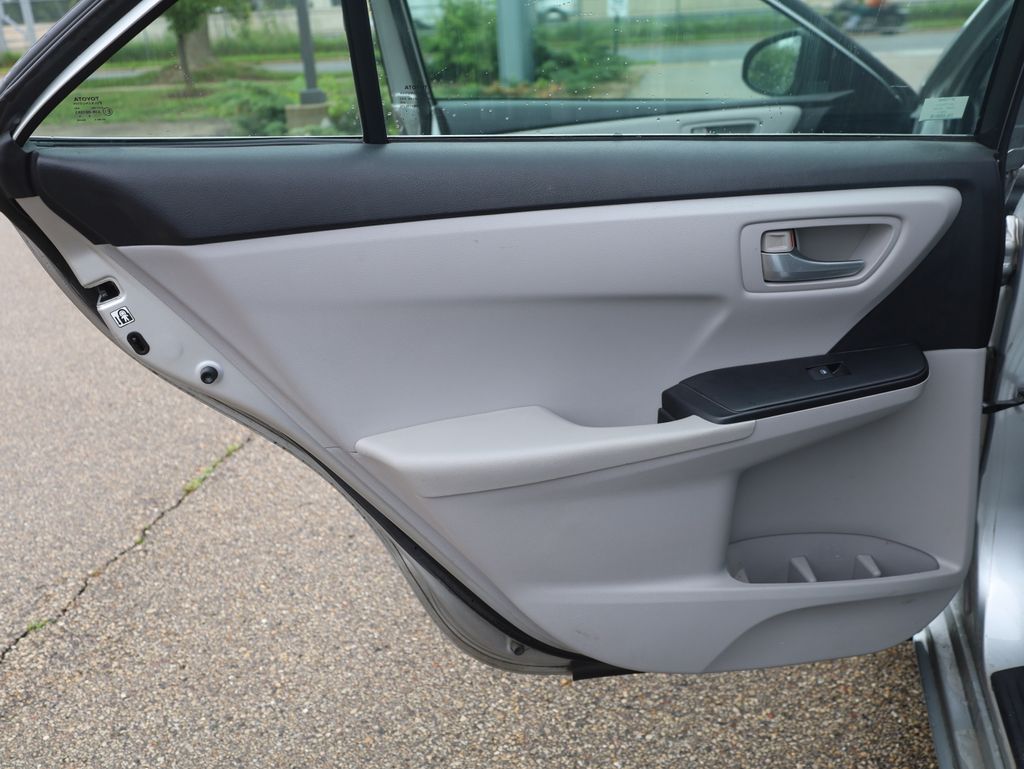 Vehicle image 24 of 35