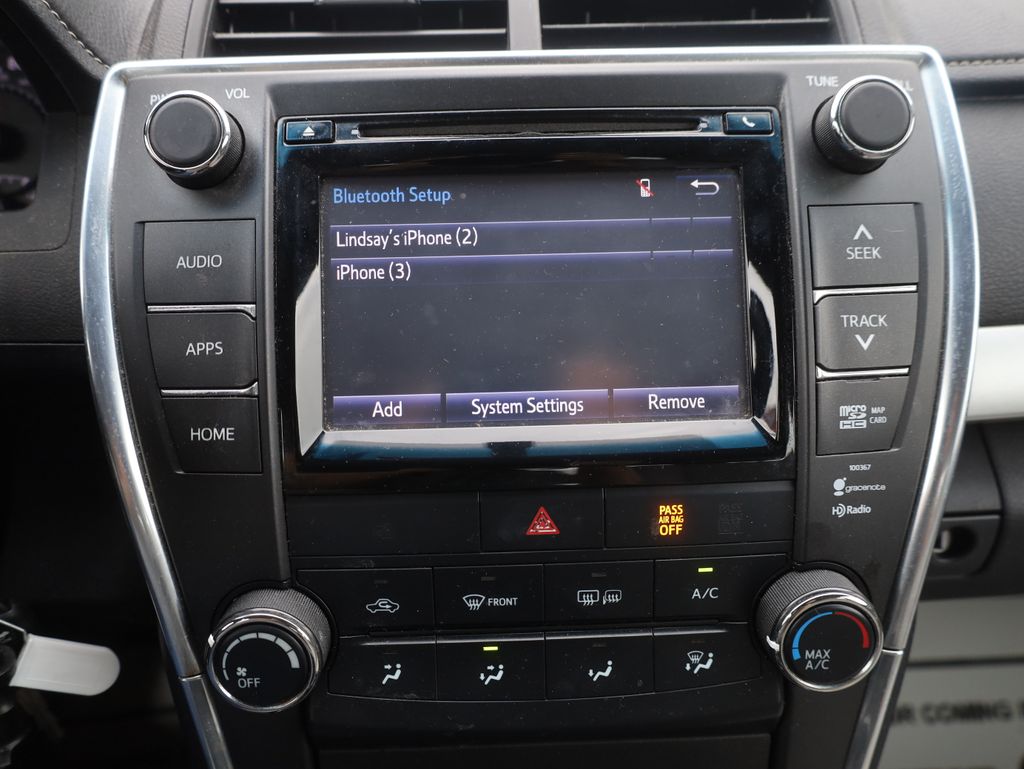 Vehicle image 21 of 35