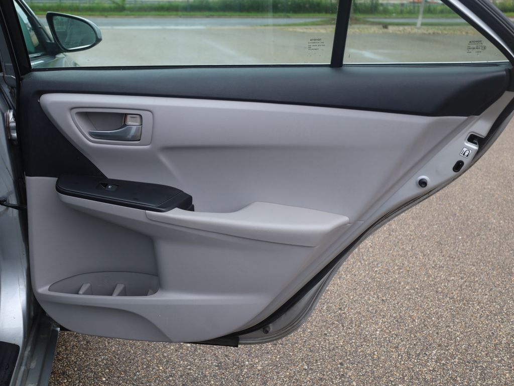 Vehicle image 26 of 35