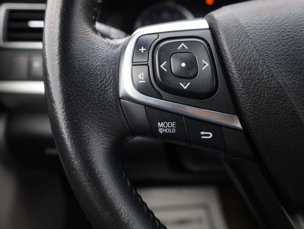 Vehicle image 31 of 35