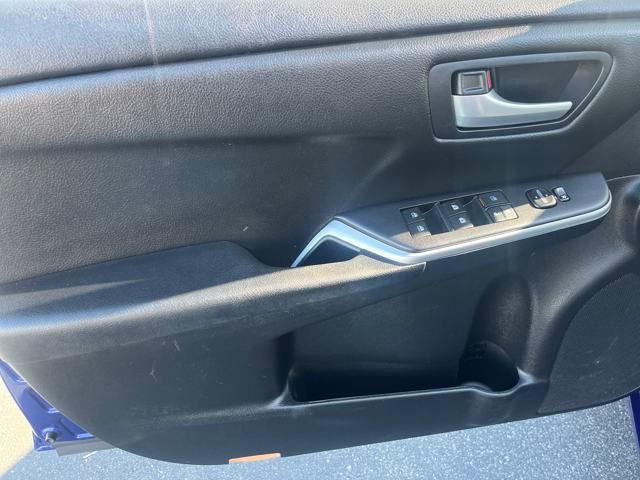 Vehicle image 8 of 21