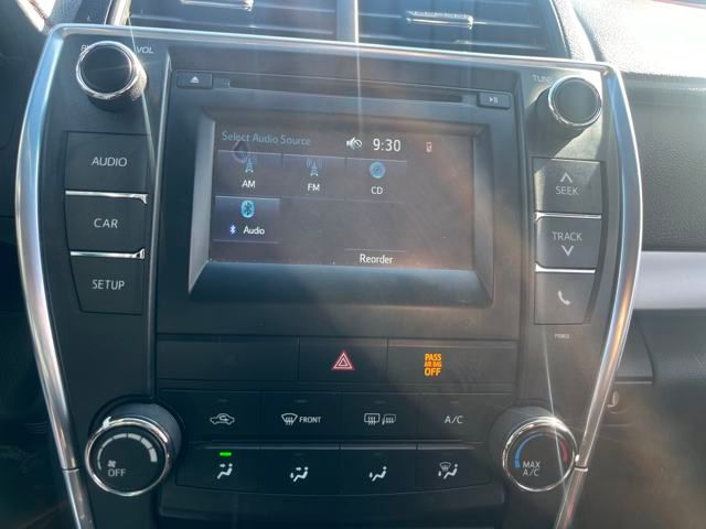 Vehicle image 17 of 21