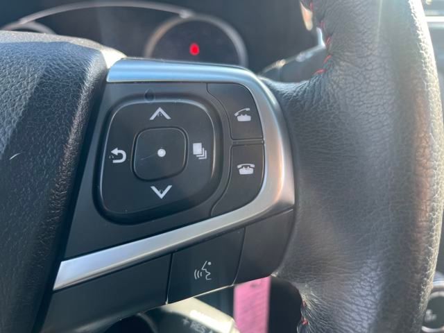 Vehicle image 14 of 21