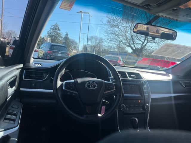 Vehicle image 12 of 21