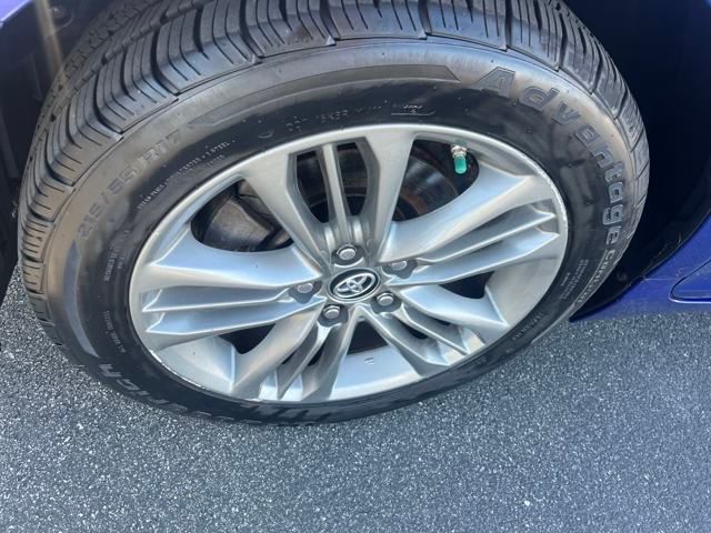 Vehicle image 20 of 21