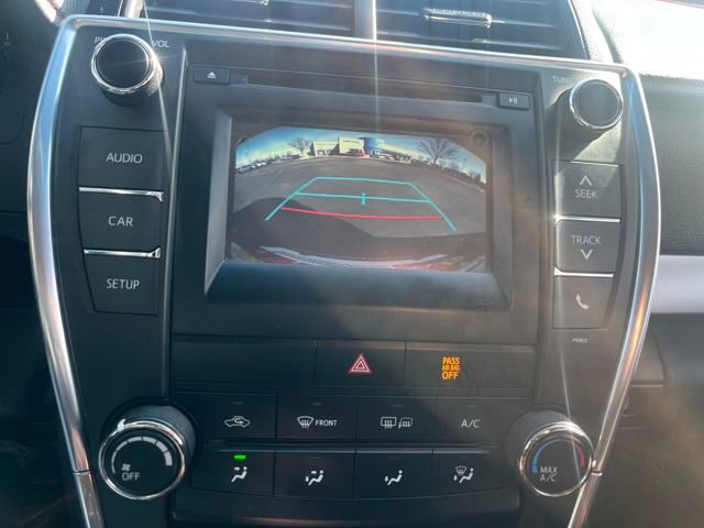 Vehicle image 18 of 21
