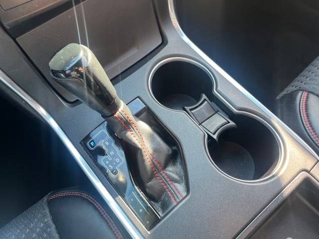 Vehicle image 16 of 21