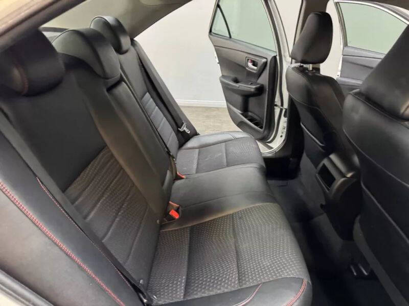 Vehicle image 41 of 57