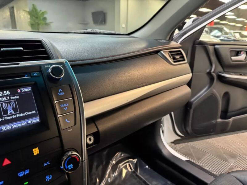 Vehicle image 27 of 57