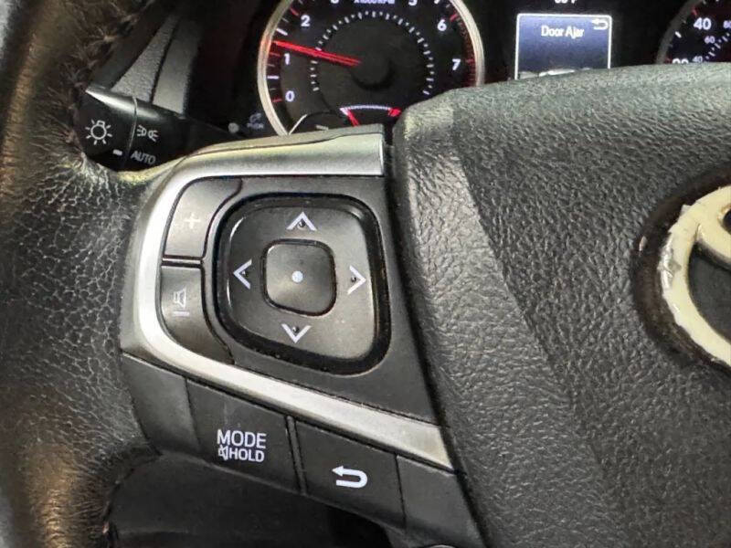 Vehicle image 28 of 57