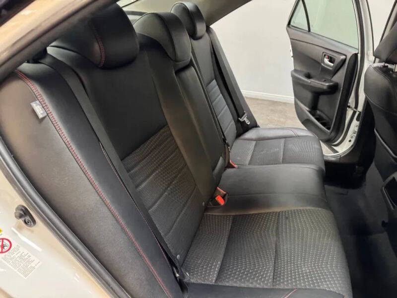 Vehicle image 40 of 57