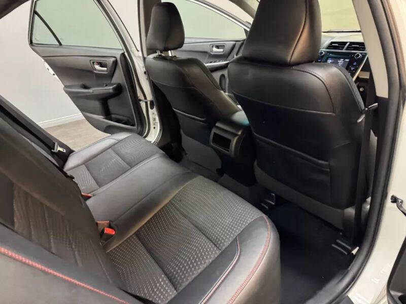 Vehicle image 39 of 57