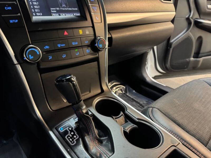 Vehicle image 26 of 57
