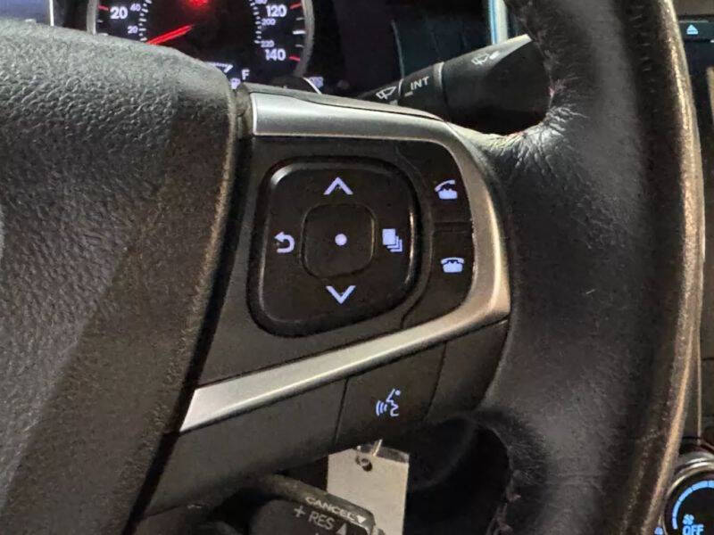 Vehicle image 29 of 57