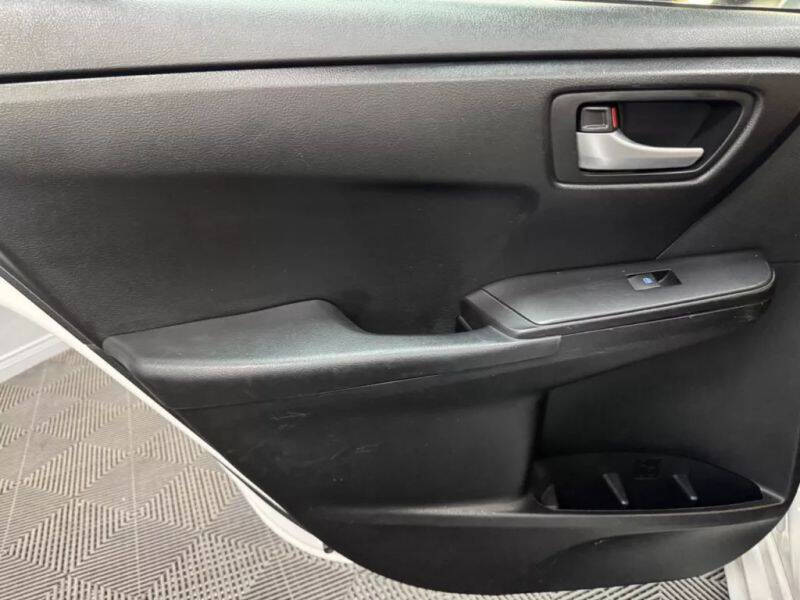 Vehicle image 44 of 57