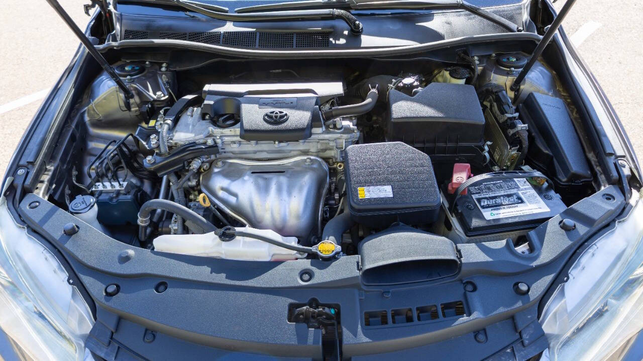 Vehicle image 18 of 26