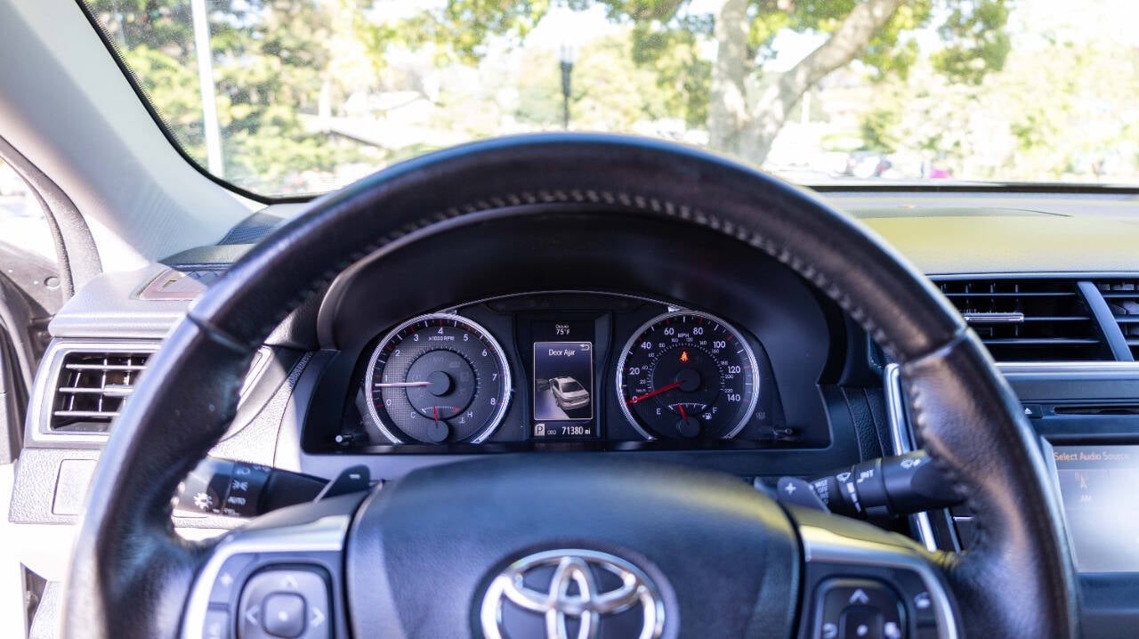 Vehicle image 20 of 26