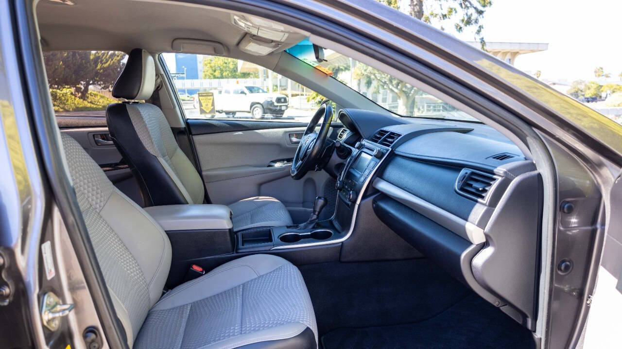 Vehicle image 12 of 26