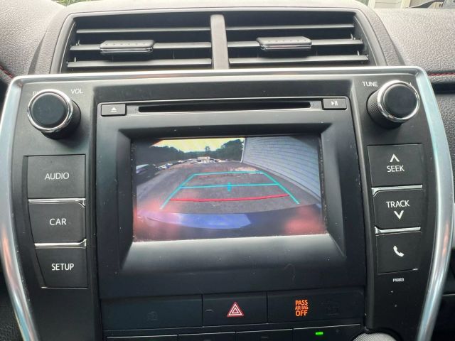 Vehicle image 19 of 21