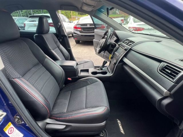 Vehicle image 15 of 21