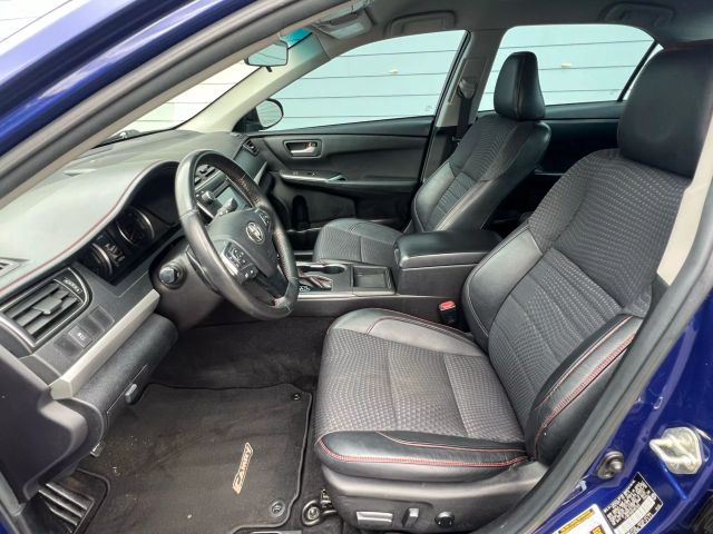 Vehicle image 11 of 21
